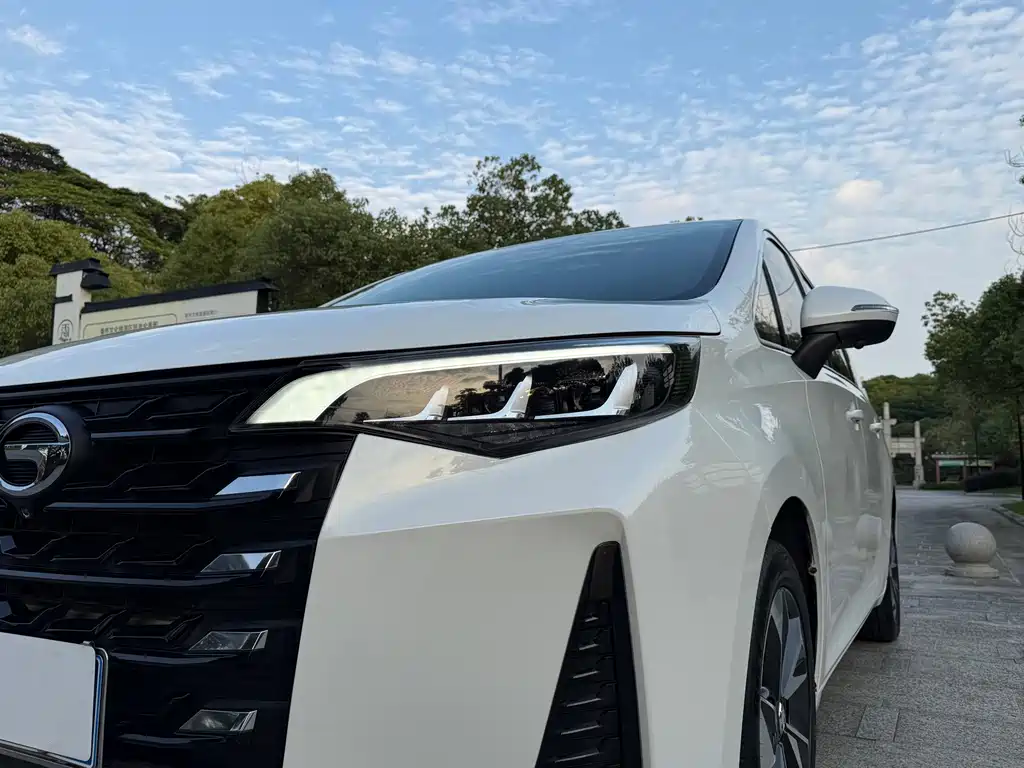 GAC Motor Trumpchi M6 — фото 17