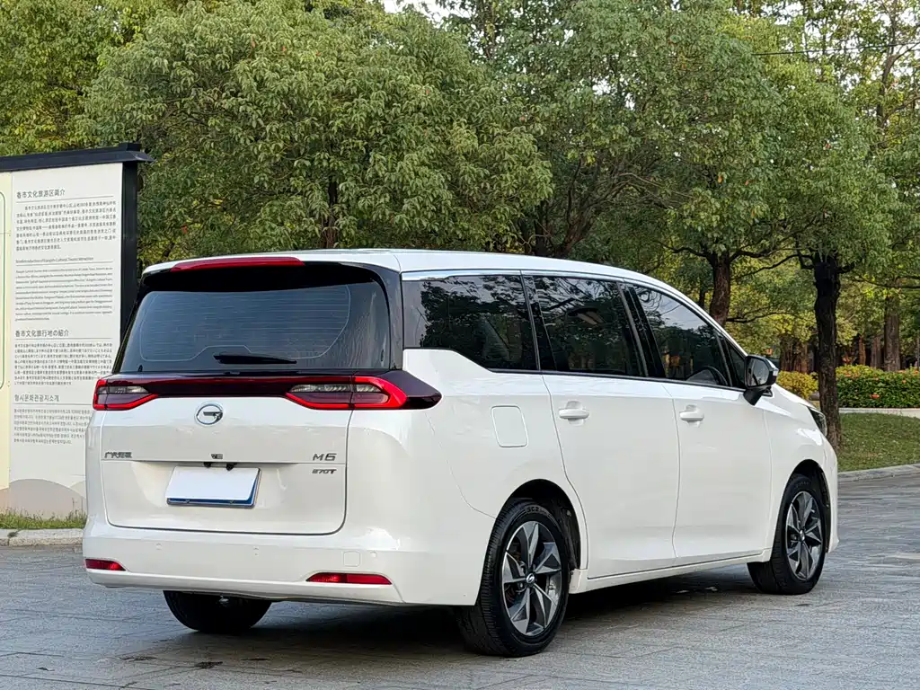 GAC Motor Trumpchi M6 — фото 19
