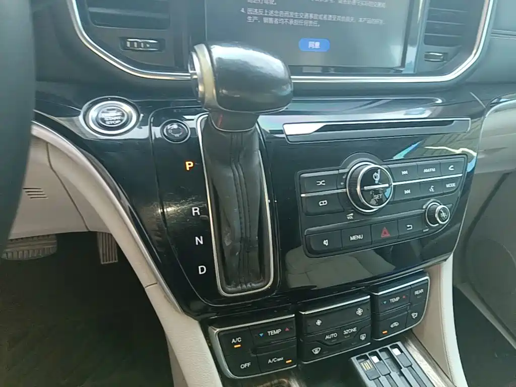 GAC Motor Trumpchi M8 — фото 14