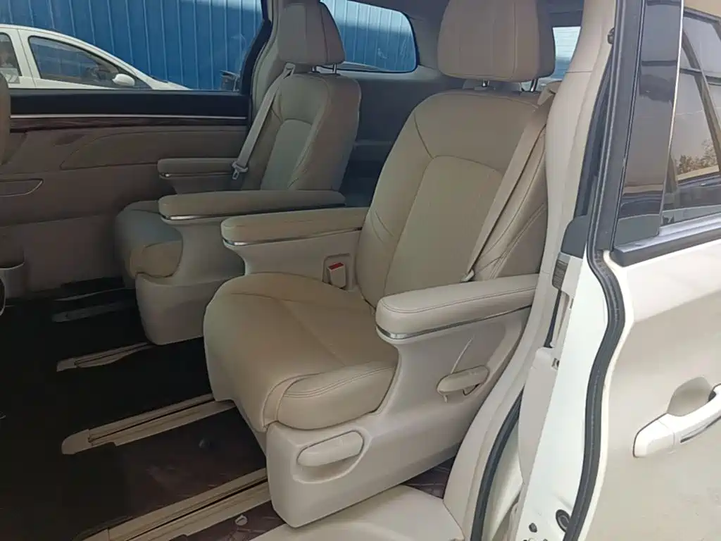 GAC Motor Trumpchi M8 — фото 17