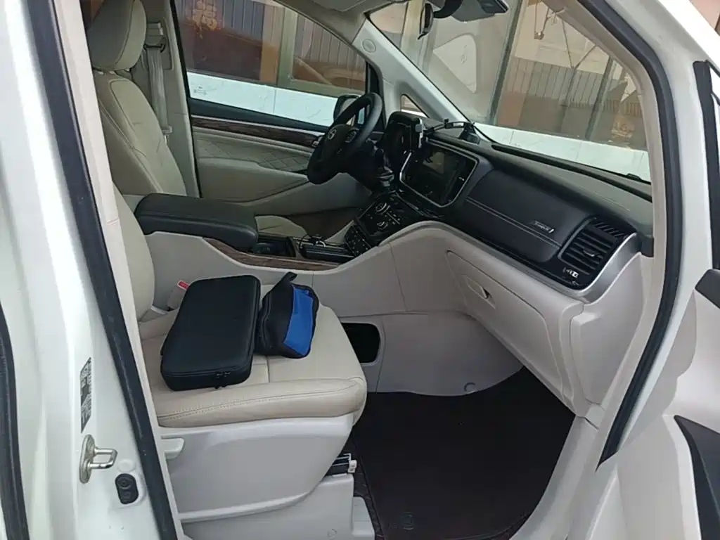 GAC Motor Trumpchi M8 — фото 25