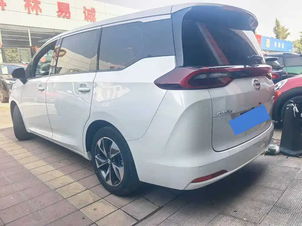 GAC Motor Trumpchi M6 — фото 3
