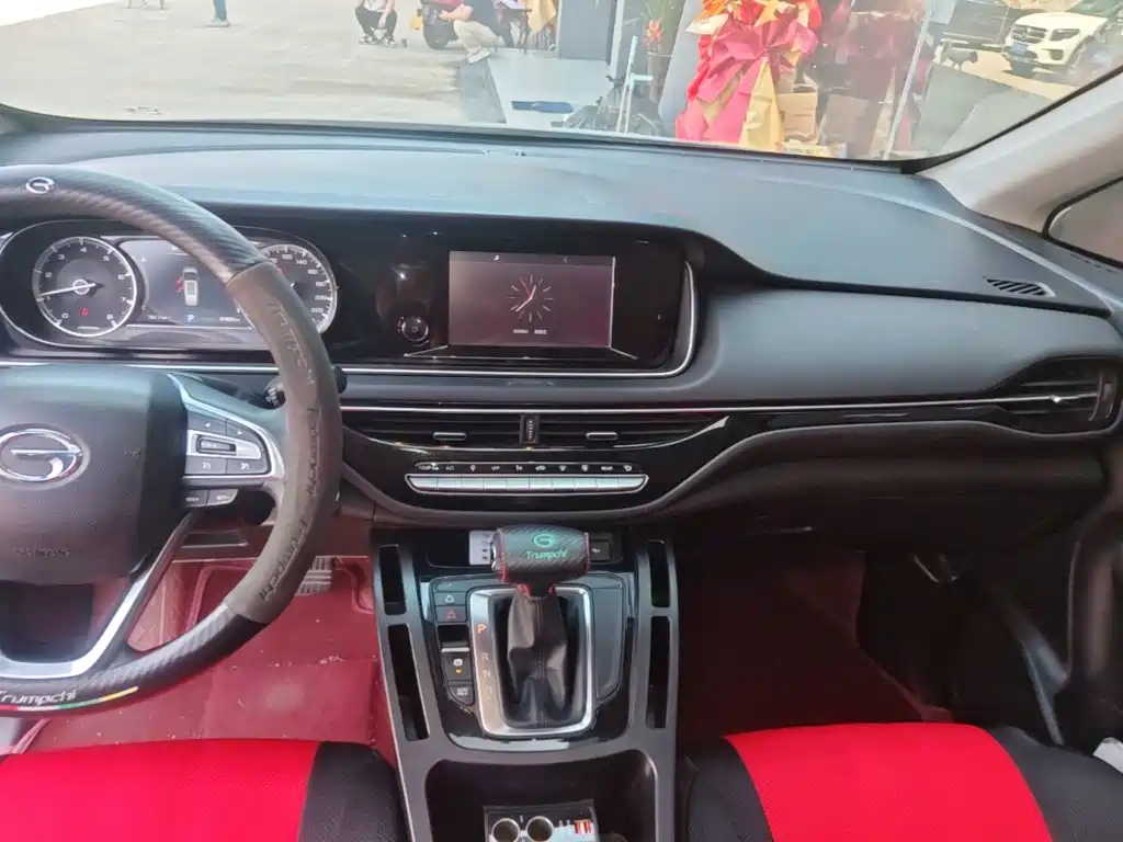 GAC Motor Trumpchi M6 — фото 13
