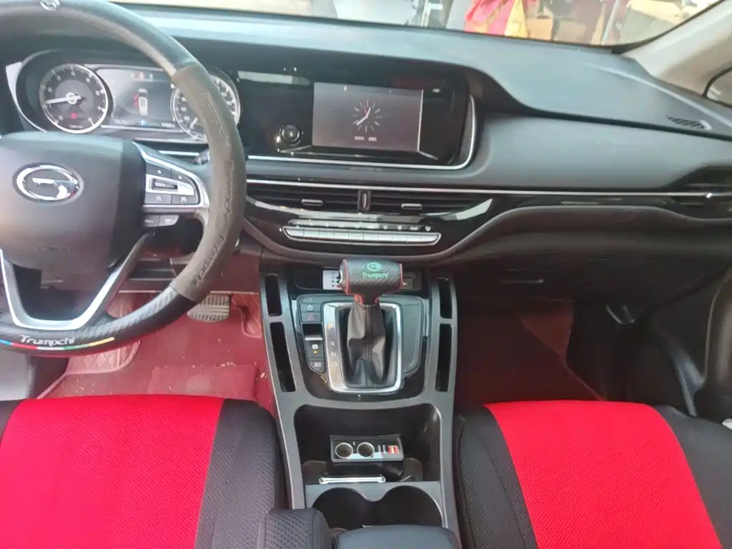 GAC Motor Trumpchi M6 — фото 14