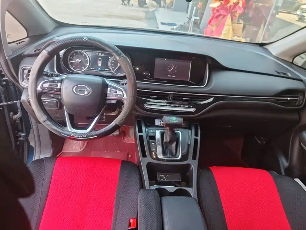 GAC Motor Trumpchi M6 — фото 10