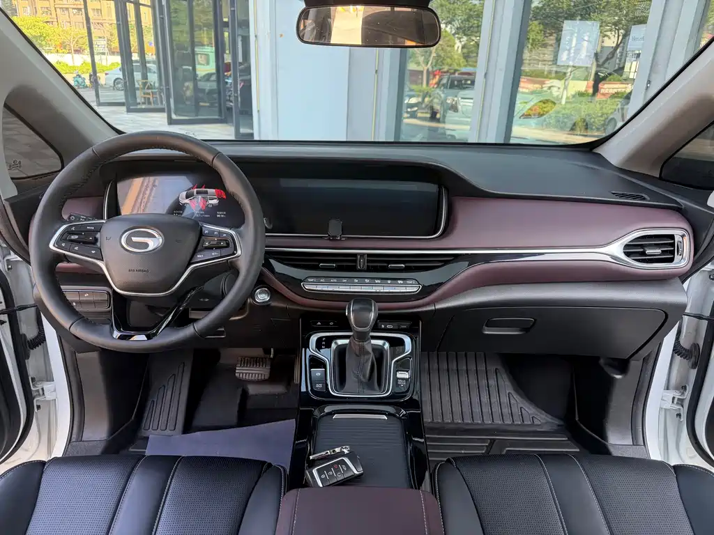 GAC Motor Trumpchi M6 — фото 14