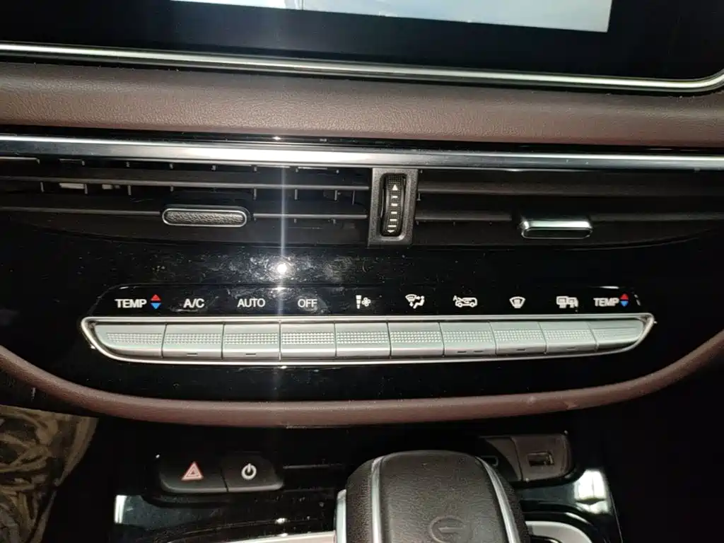 GAC Motor Trumpchi M6 — фото 13