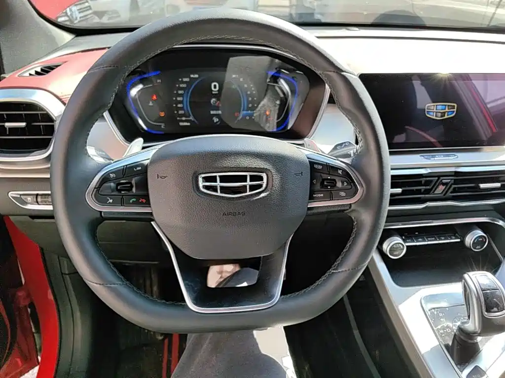 Geely Binyue — фото 11