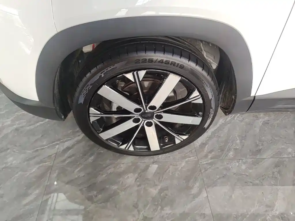 Geely Icon — фото 23