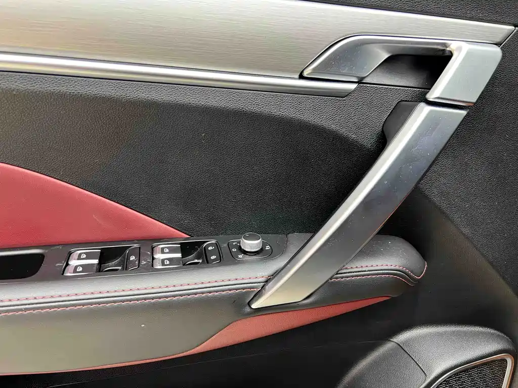 Geely Binyue — фото 10