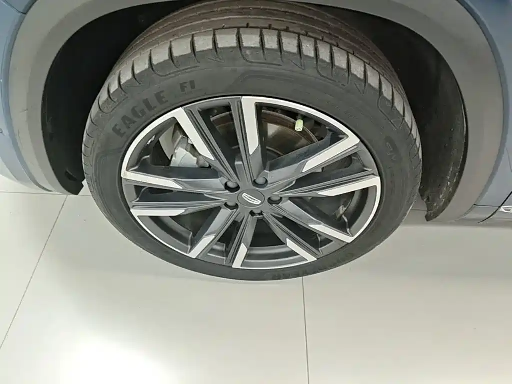 Geely Xingyue L — фото 23