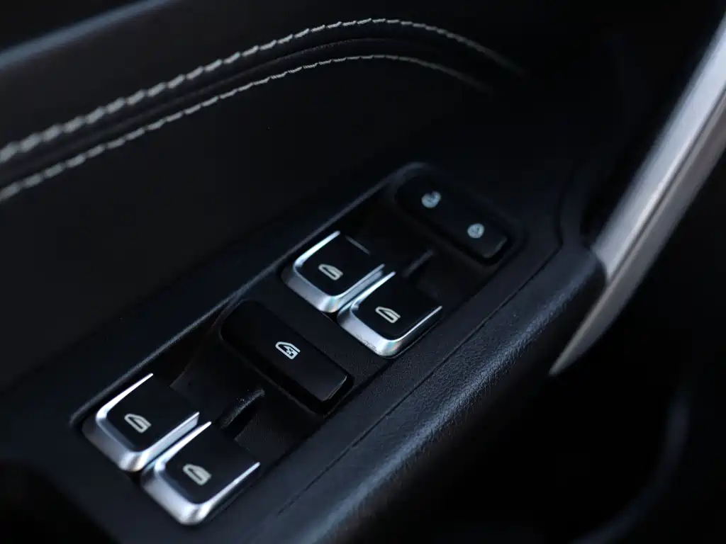 Geely Vision X3 — фото 14