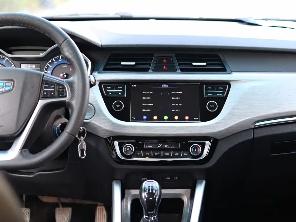 Geely Vision X3 — фото 19