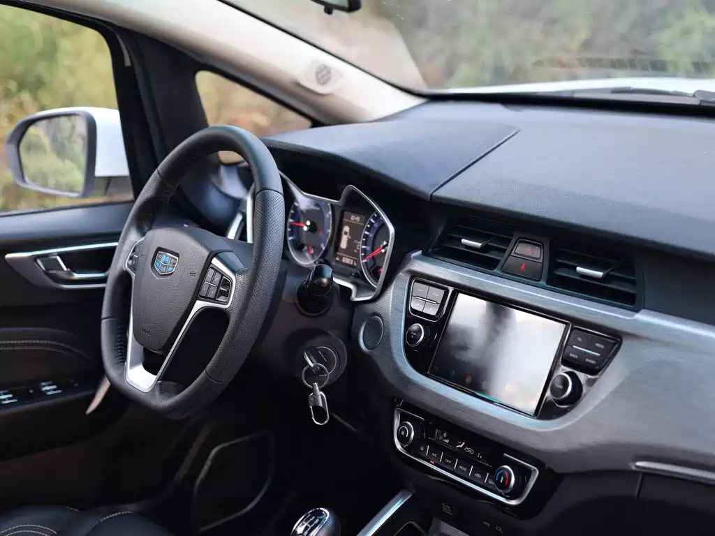 Geely Vision X3 — фото 22