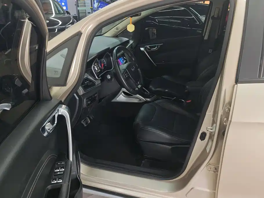 Geely Vision X3 — фото 9