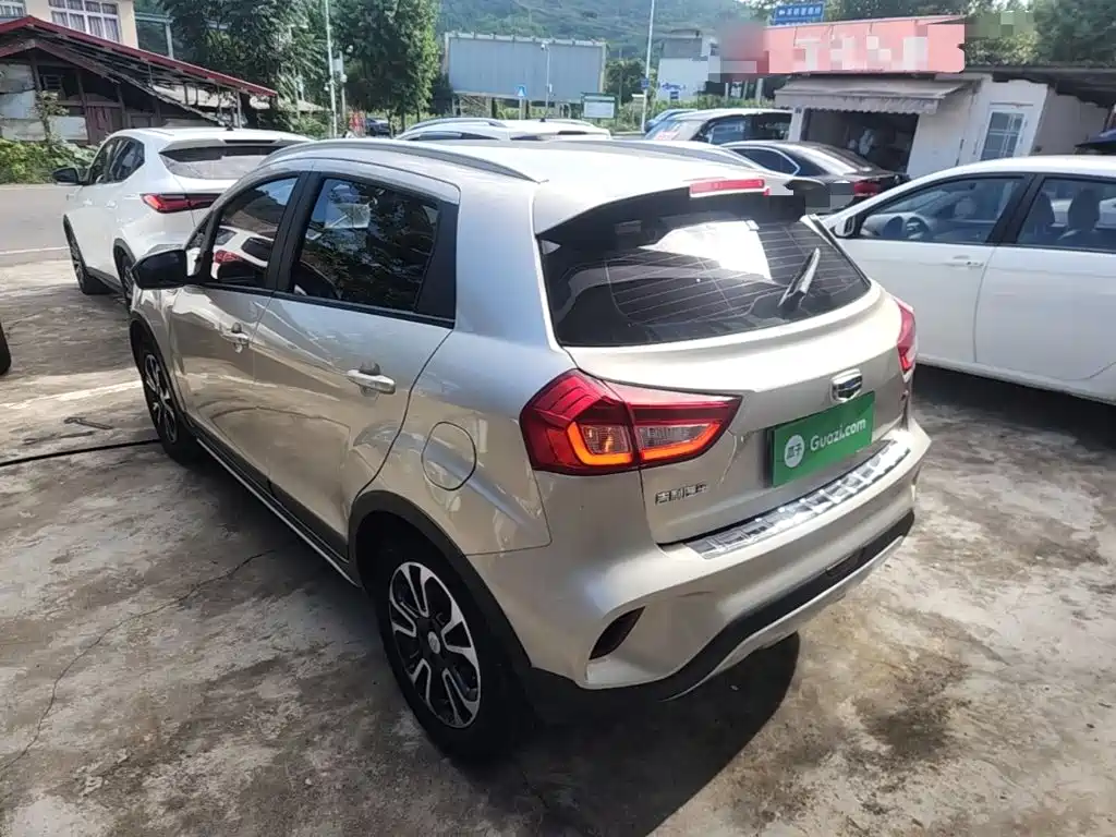 Geely Vision X3 — фото 23