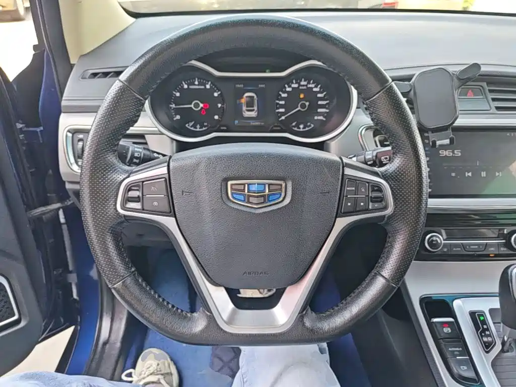 Geely Emgrand GS — фото 11