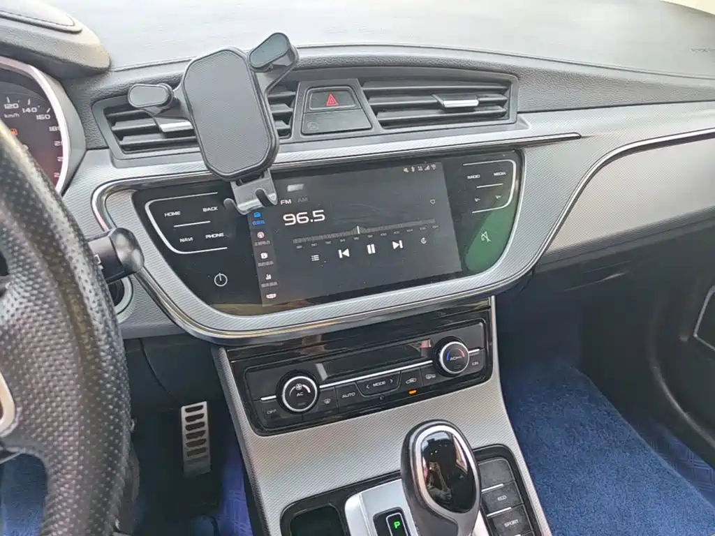 Geely Emgrand GS — фото 13