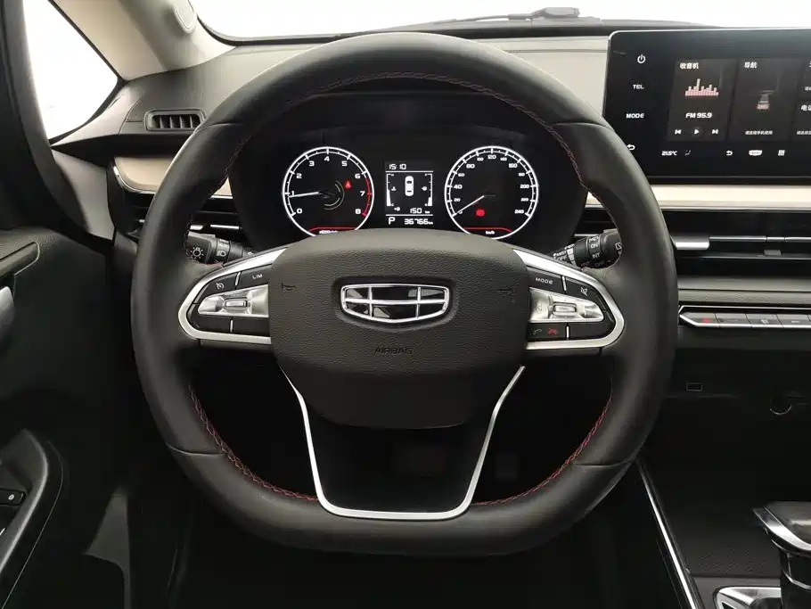 Geely Vision X3 — фото 15
