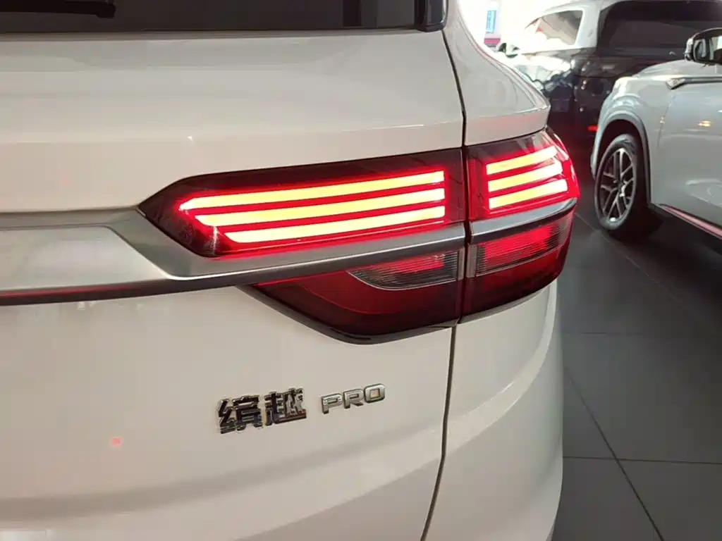 Geely Binyue — фото 8