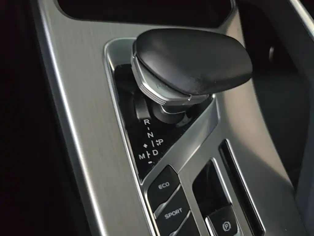 Geely Binyue — фото 14