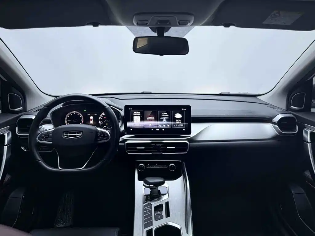 Geely Binyue — фото 10