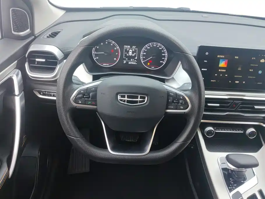 Geely Binyue — фото 15