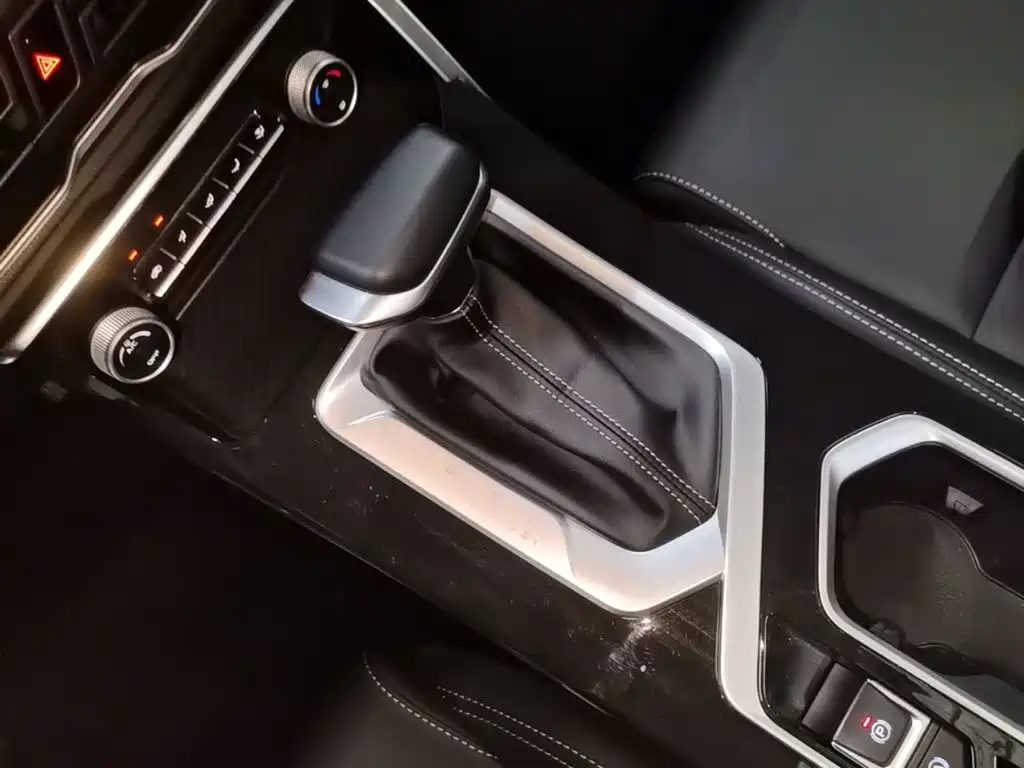 Geely Binyue — фото 14