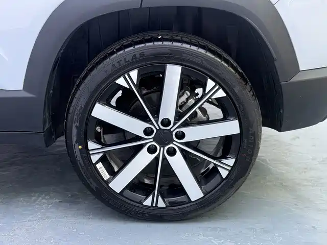 Geely Icon — фото 11