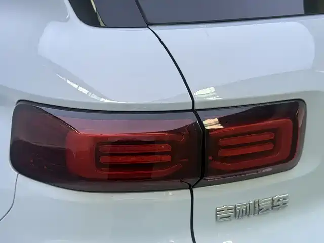 Geely Icon — фото 20
