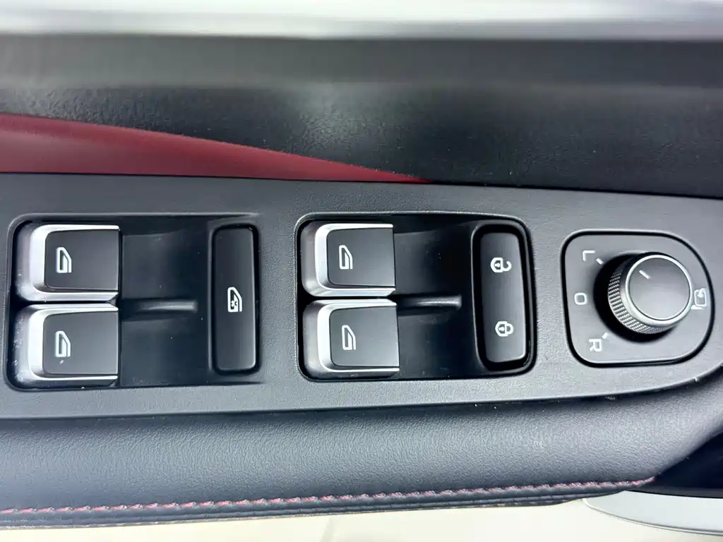 Geely Binyue — фото 14
