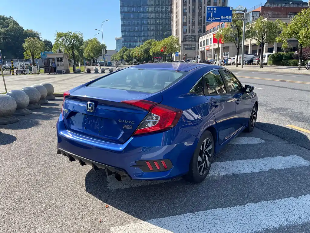 Honda Civic — фото 5