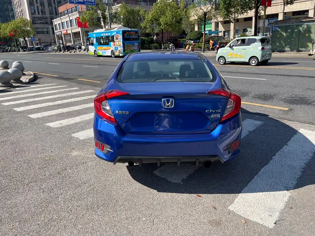 Honda Civic — фото 6