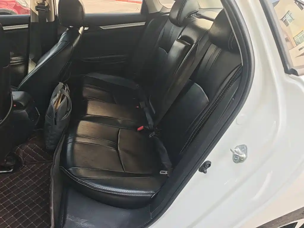 Honda Civic — фото 17