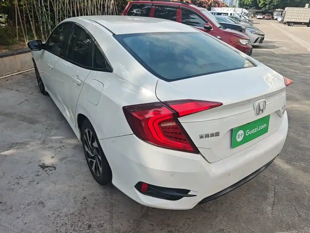 Honda Civic — фото 5