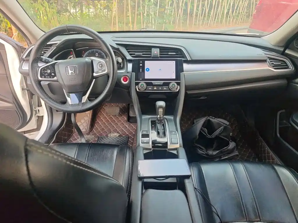 Honda Civic — фото 10