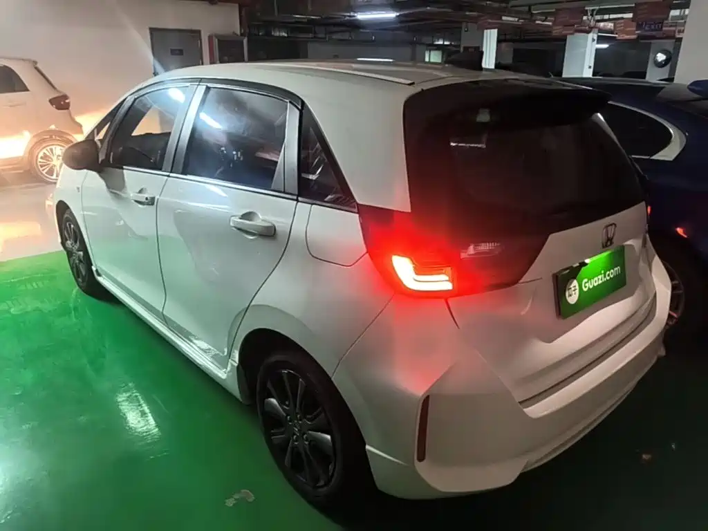 Honda Fit — фото 5