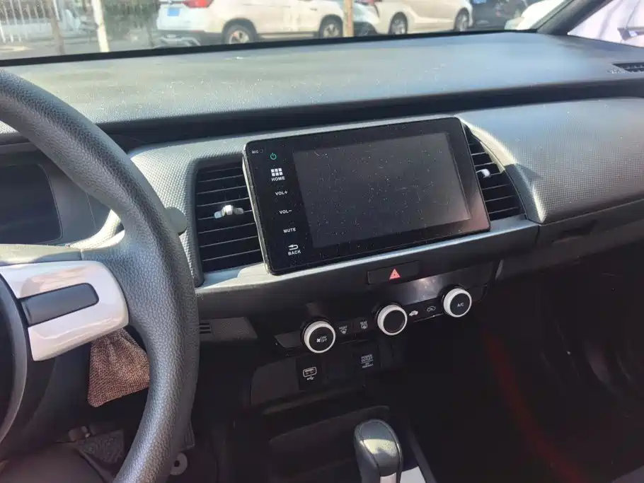 Honda Fit — фото 13