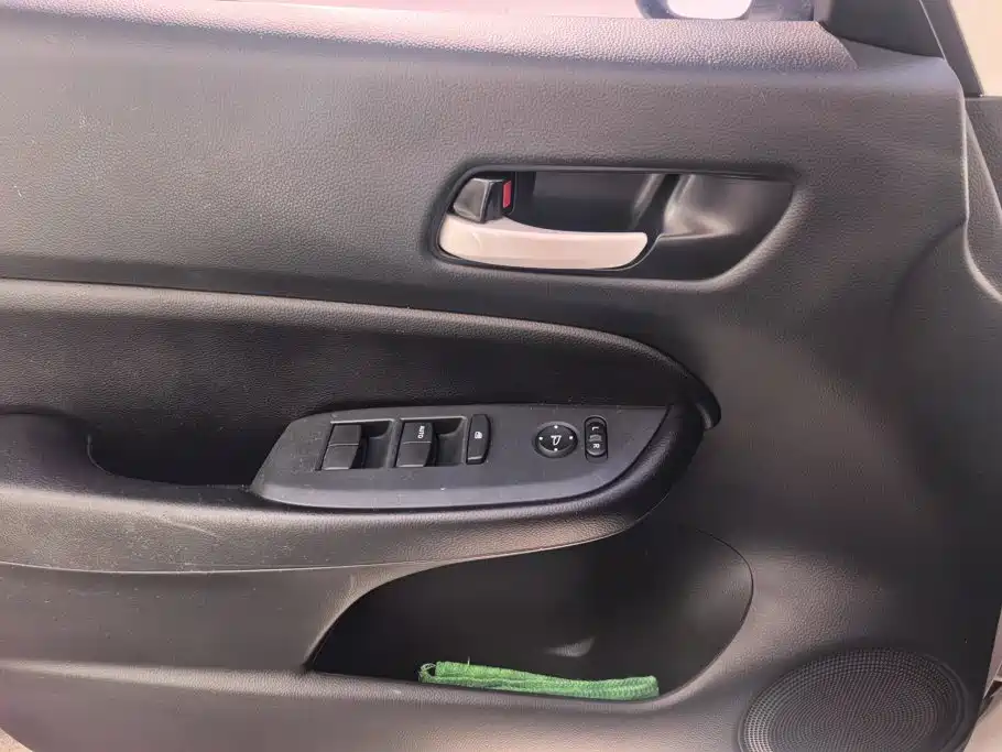 Honda Fit — фото 7