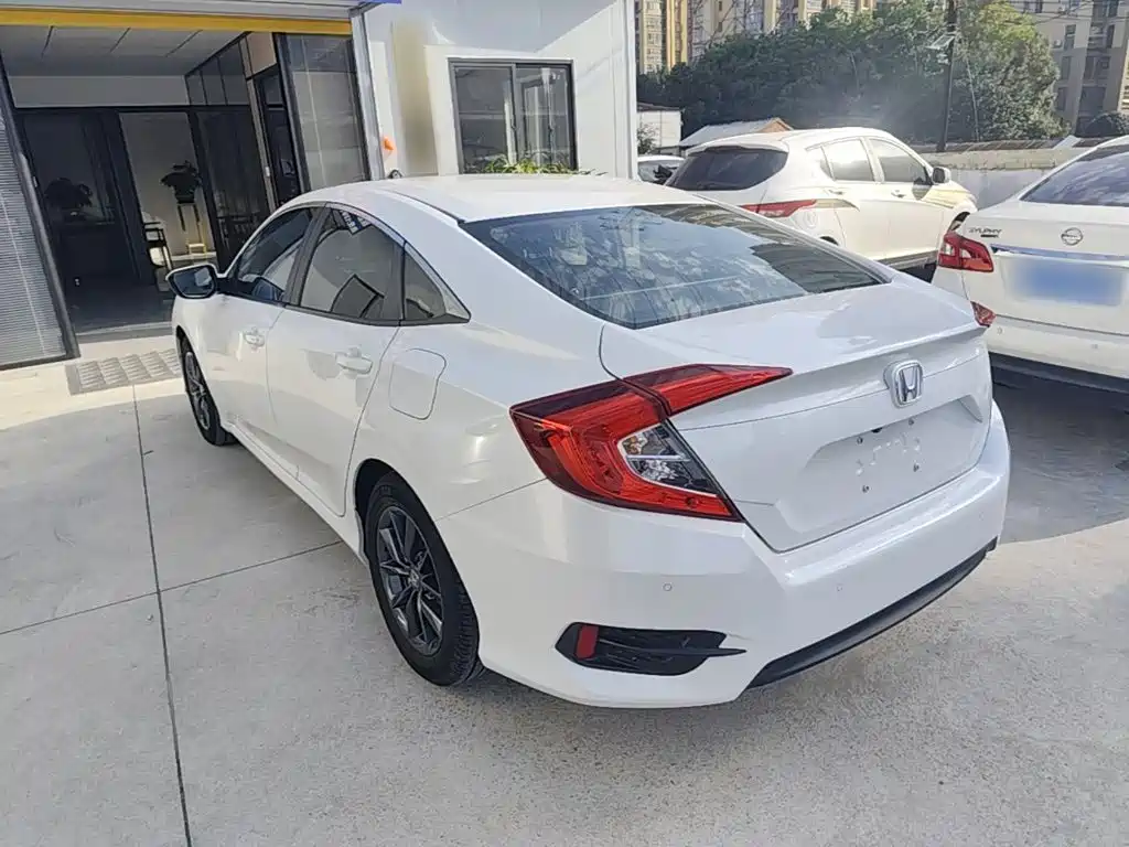 Honda Civic — фото 5