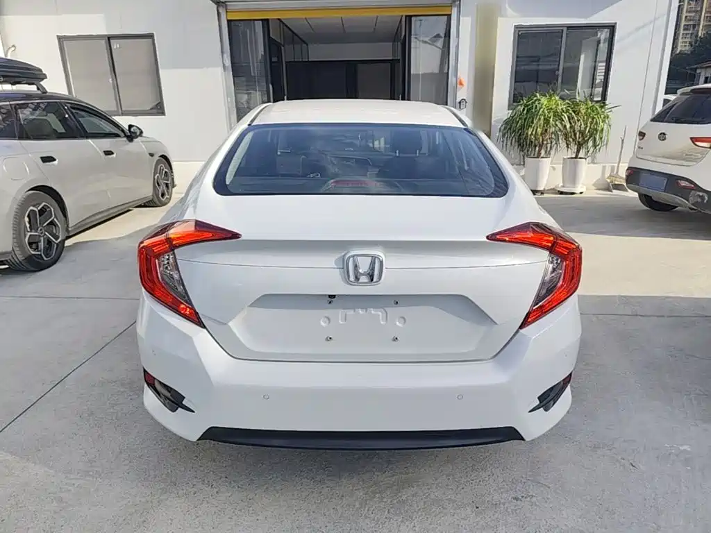Honda Civic — фото 6