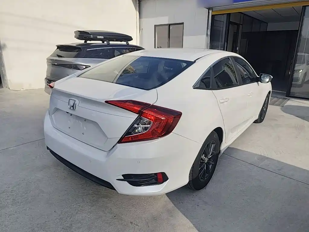 Honda Civic — фото 7
