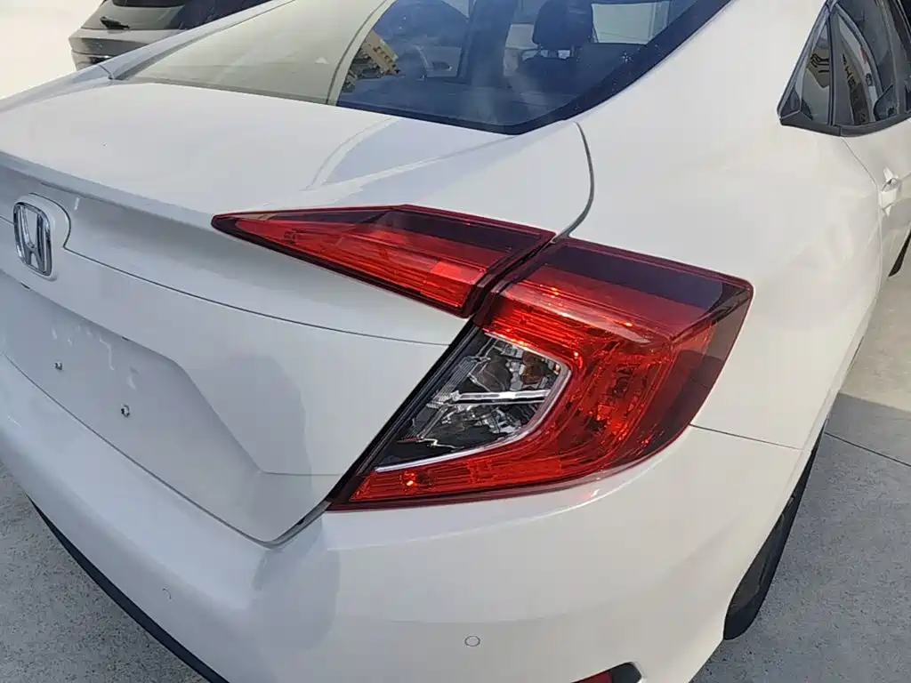 Honda Civic — фото 8