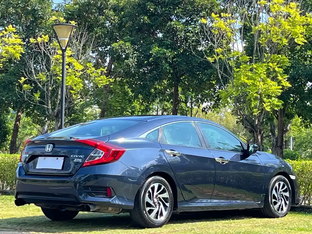 Honda Civic — фото 7