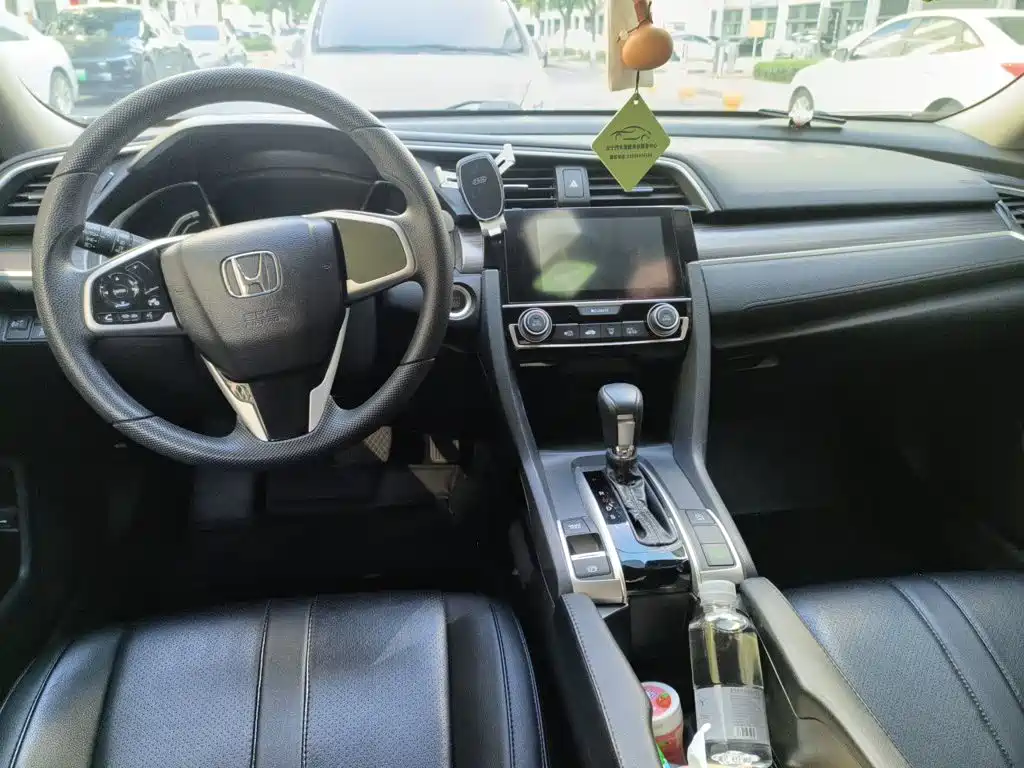 Honda Civic — фото 10