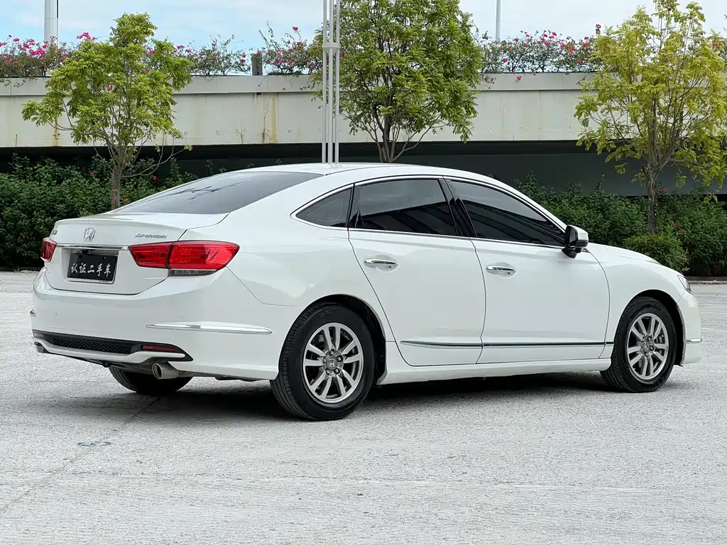 Honda Spirior — фото 6