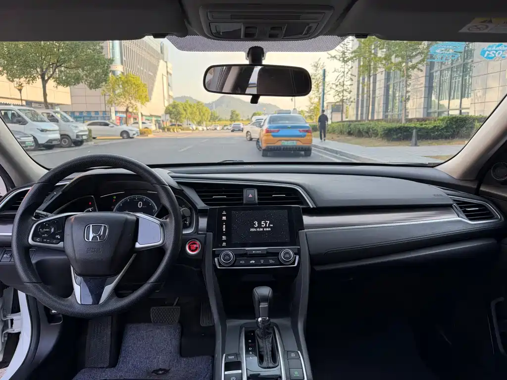 Honda Civic — фото 8