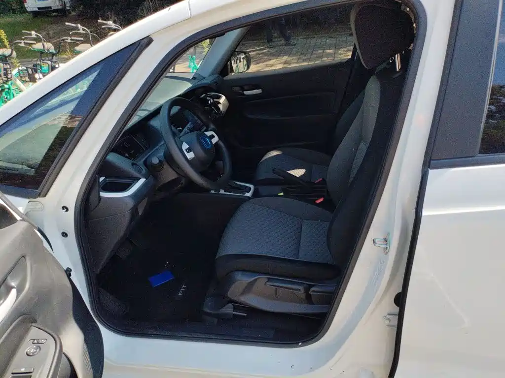Honda Fit — фото 11