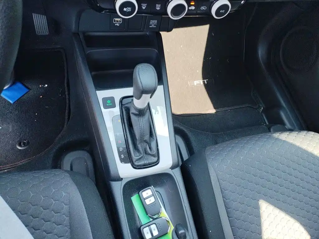 Honda Fit — фото 10