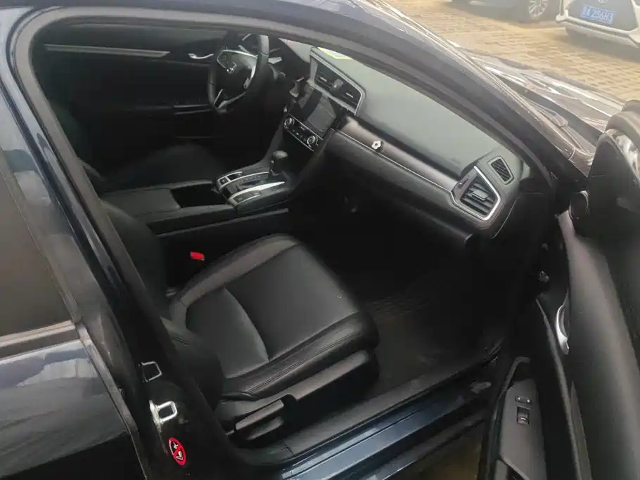Honda Civic — фото 8